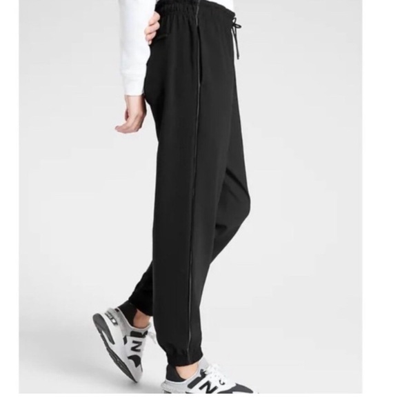 Athleta metropolis drawstring elastic waist jogger pant in black size 10T EUC - Picture 2 of 10